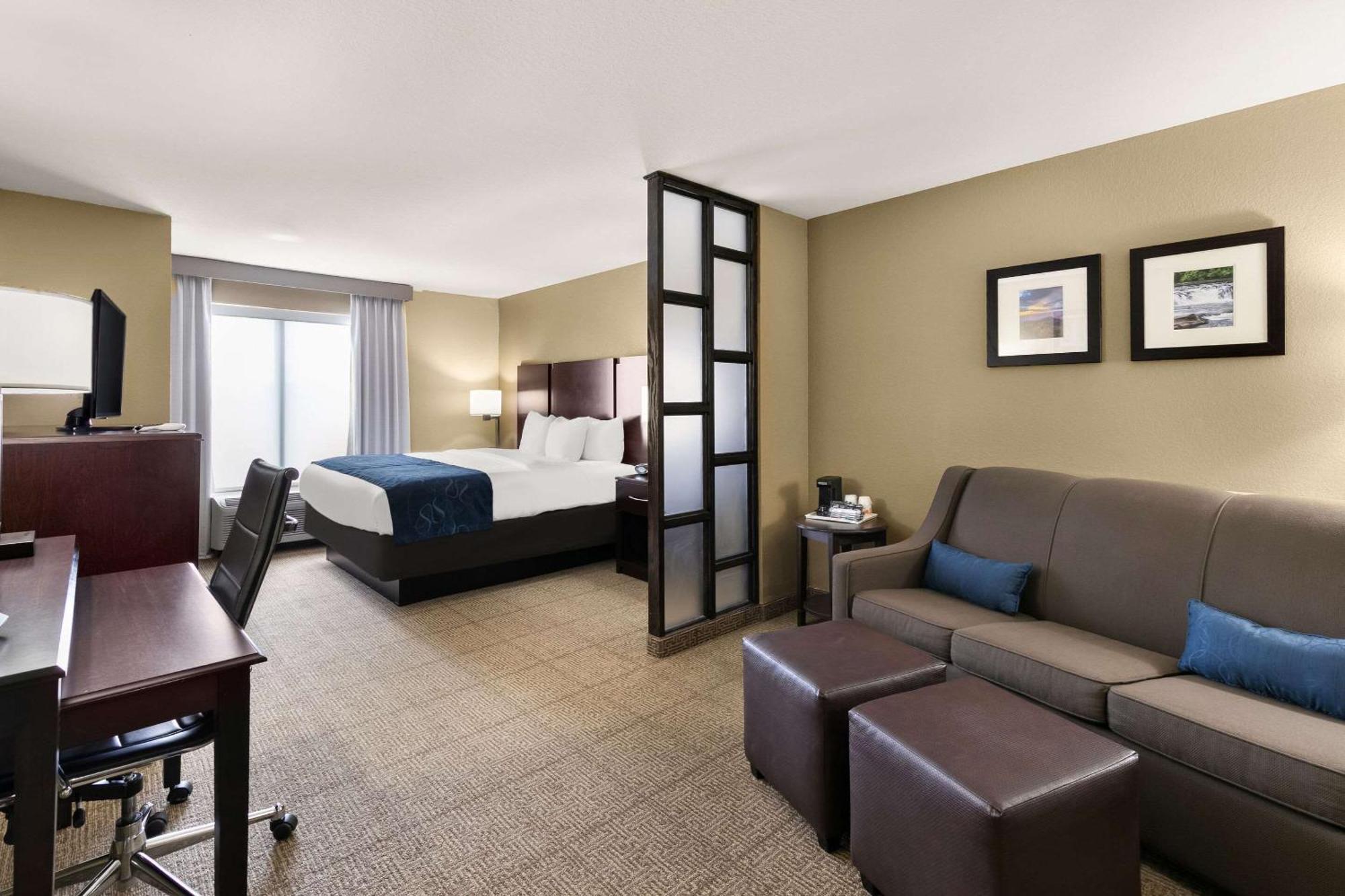 Comfort Suites Commerce Exteriör bild